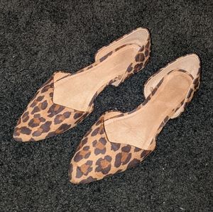 Leopard print Old Navy pointed suede flats size 8